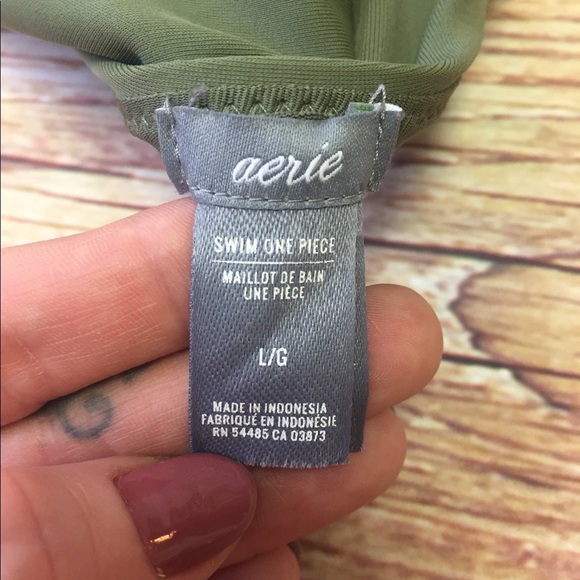 ❣️SOLD❣️Aerie one-piece swimsuit green - Picture 6 of 8